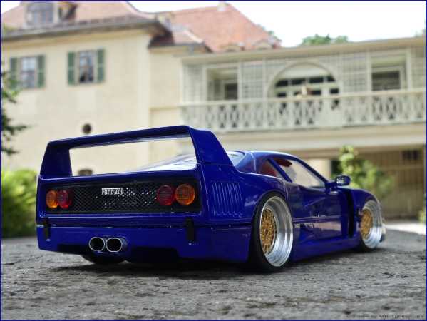 1:18 Ferrari F40 GTO + 3tlg.BBS Alu-Felgen + BBR Vitrine = UNIKAT